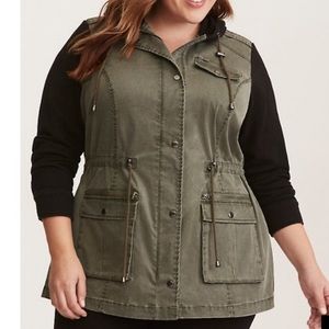 Torrid Gray Tencel Hooded Pockets Anorak Jacket Plus size 2/2X Torrid Gray Tencel Hooded Pockets Anorak Jacket Plus size 2/2X